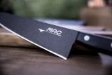 MAC Black japonský šéfkuchařský nůž s teflonem 215 mm